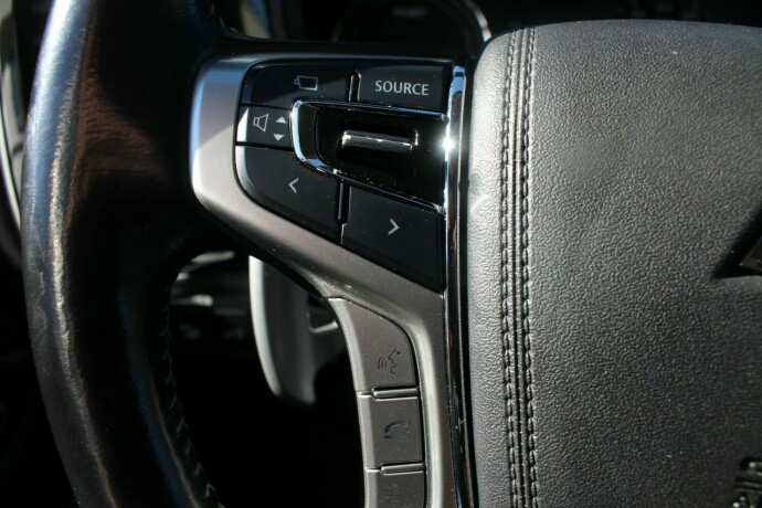 mitsubishi-outlander-elektrisitetbensin-2017-big-12