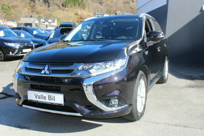 mitsubishi-outlander-elektrisitetbensin-2017-big-1