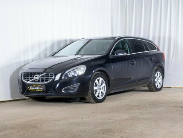 volvo-v60-diesel-2013-big-0