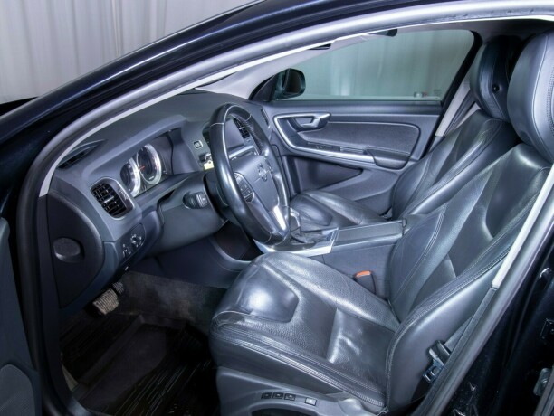 volvo-v60-diesel-2013-big-40