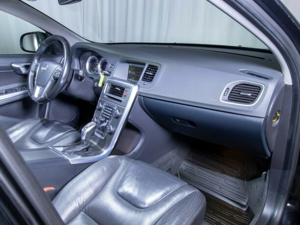 volvo-v60-diesel-2013-big-44