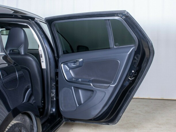 volvo-v60-diesel-2013-big-13