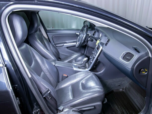 volvo-v60-diesel-2013-big-45