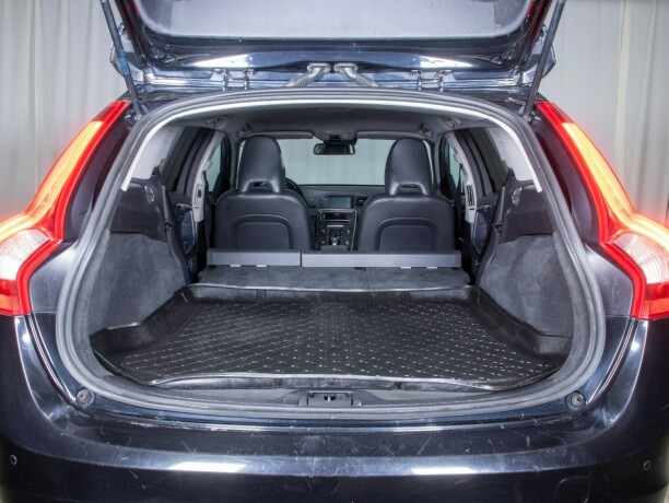 volvo-v60-diesel-2013-big-11