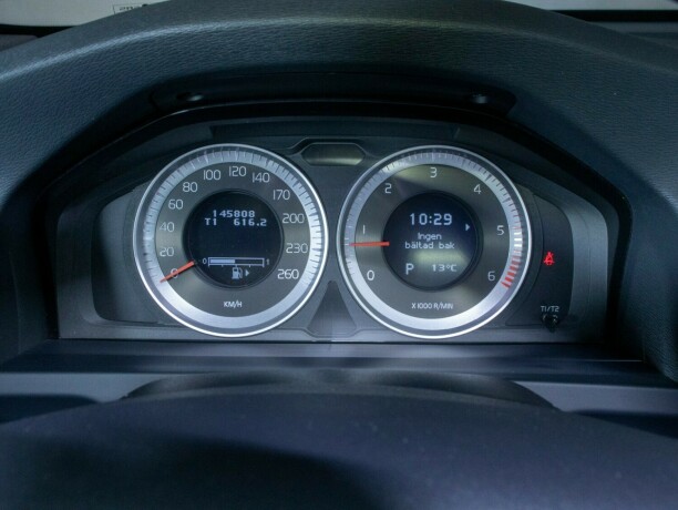 volvo-v60-diesel-2013-big-22