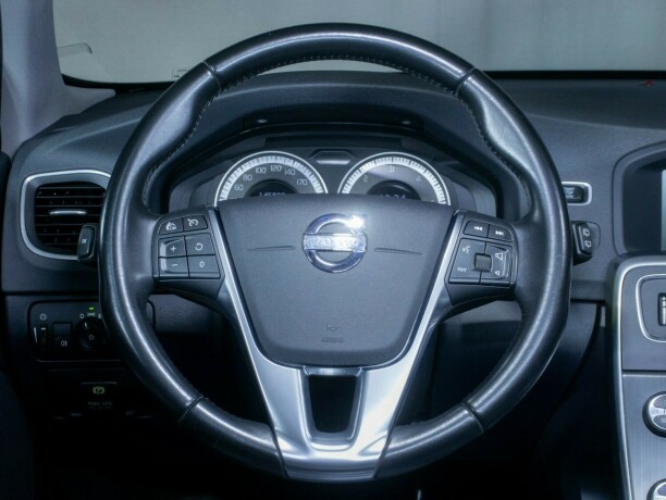 volvo-v60-diesel-2013-big-28