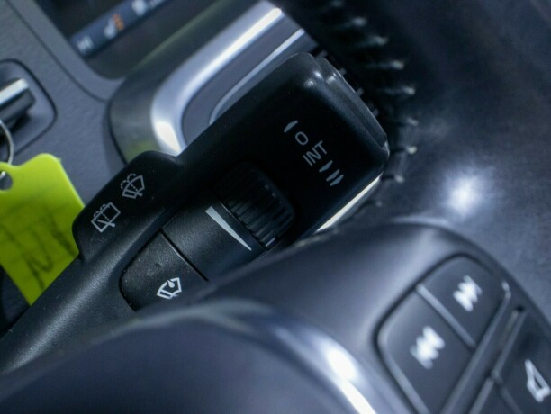 volvo-v60-diesel-2013-big-24