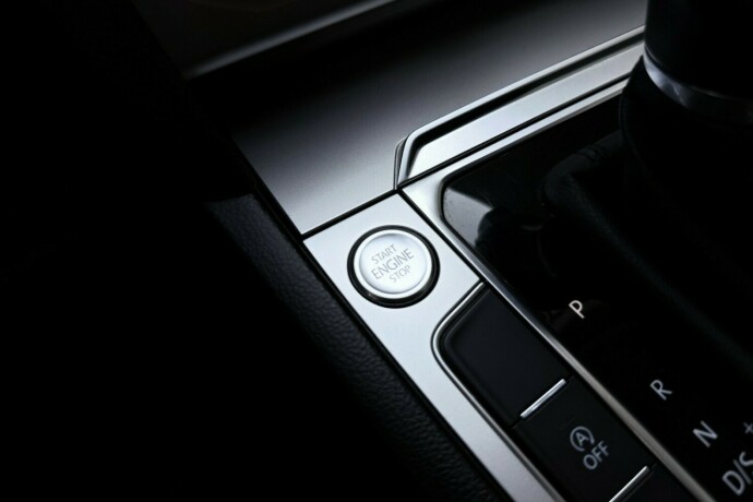 volkswagen-passat-diesel-2019-big-25