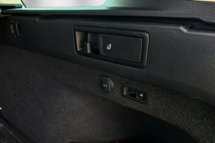 volkswagen-passat-diesel-2019-big-12