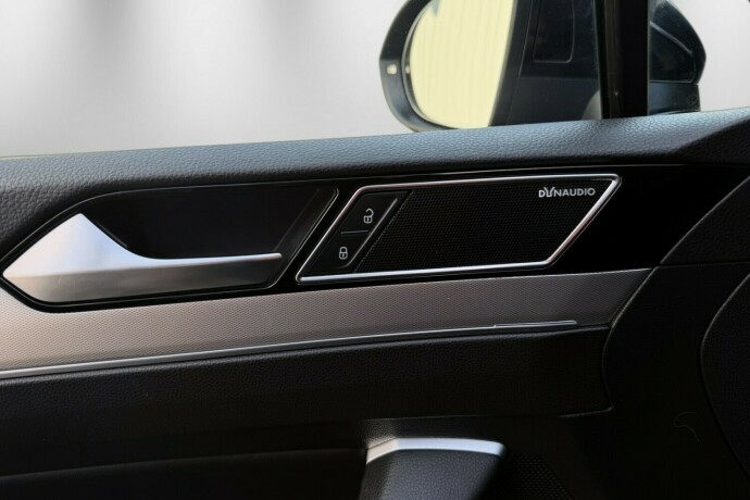 volkswagen-passat-diesel-2019-big-17