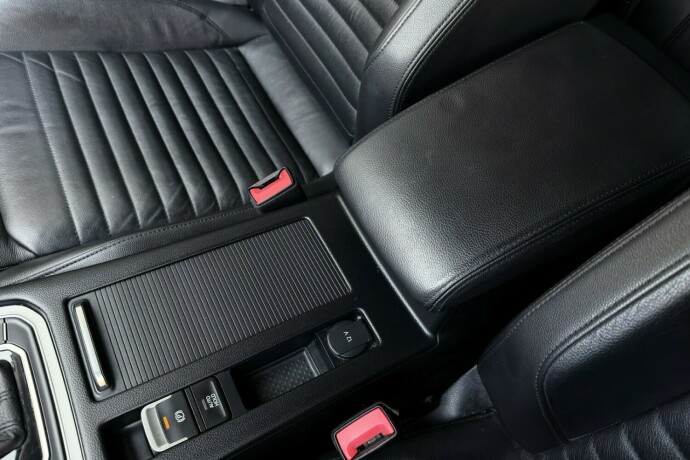 volkswagen-passat-diesel-2019-big-26