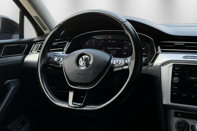 volkswagen-passat-diesel-2019-big-21