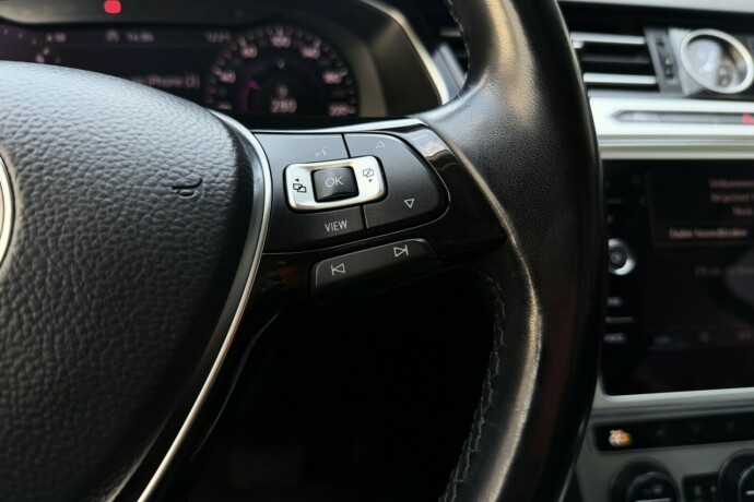 volkswagen-passat-diesel-2019-big-23