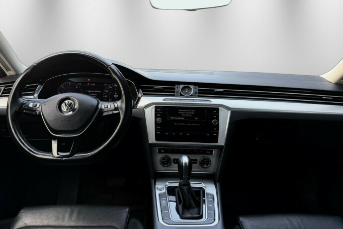 volkswagen-passat-diesel-2019-big-19