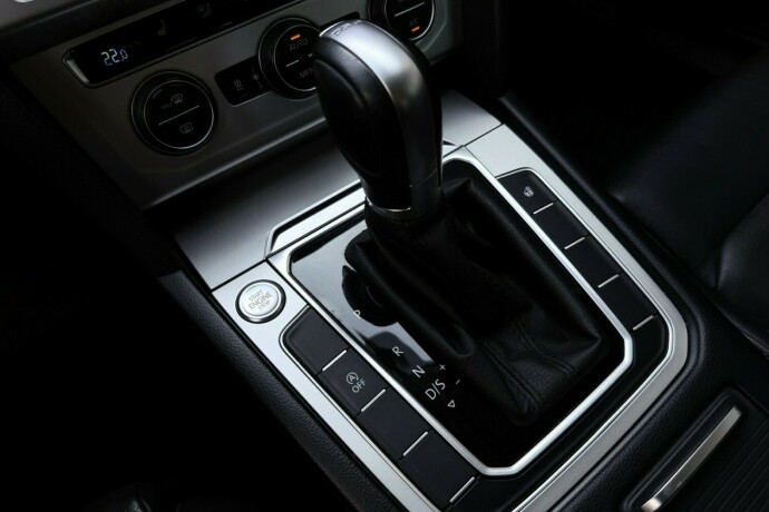 volkswagen-passat-diesel-2019-big-24