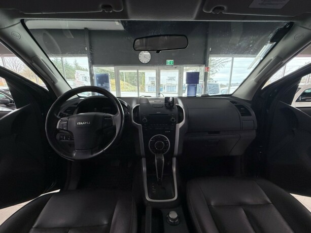 isuzu-d-max-diesel-2012-big-12