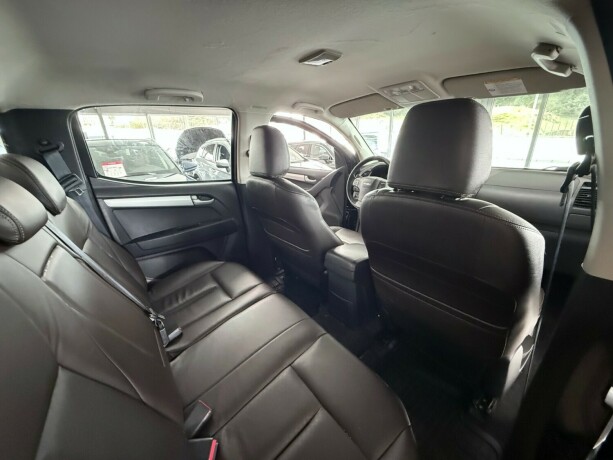 isuzu-d-max-diesel-2012-big-26