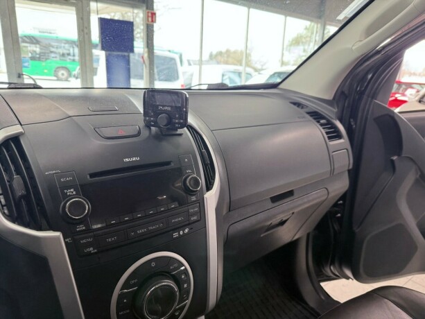 isuzu-d-max-diesel-2012-big-20