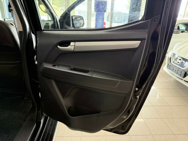 isuzu-d-max-diesel-2012-big-24