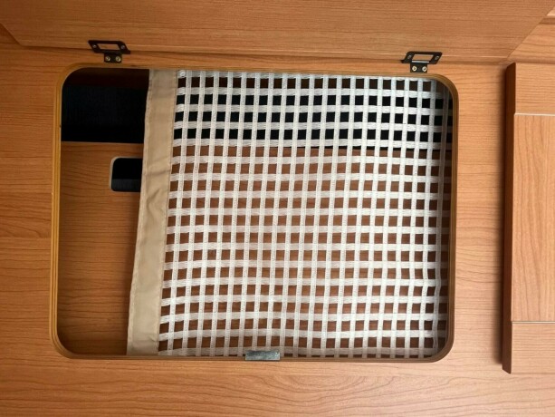 knaus-royale-580-uk-lav-seng-bak-k248yeseng-sittegruppe-gulvvarme-stekeovn-2010-big-50