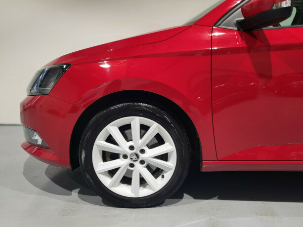 skoda-fabia-bensin-2018-big-5