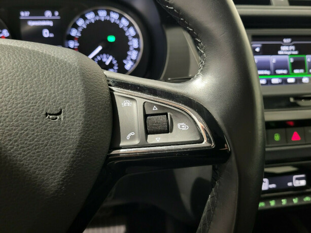 skoda-fabia-bensin-2018-big-17