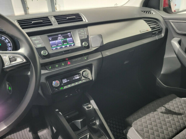 skoda-fabia-bensin-2018-big-12
