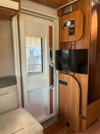 dethleffs-trend-t7057-queensbed-senkeseng-truma-6eh-gulvvarme-stort-kj248leskap-diesel-2016-big-29