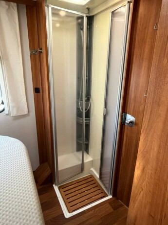 dethleffs-trend-t7057-queensbed-senkeseng-truma-6eh-gulvvarme-stort-kj248leskap-diesel-2016-big-62