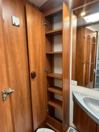 dethleffs-trend-t7057-queensbed-senkeseng-truma-6eh-gulvvarme-stort-kj248leskap-diesel-2016-big-56