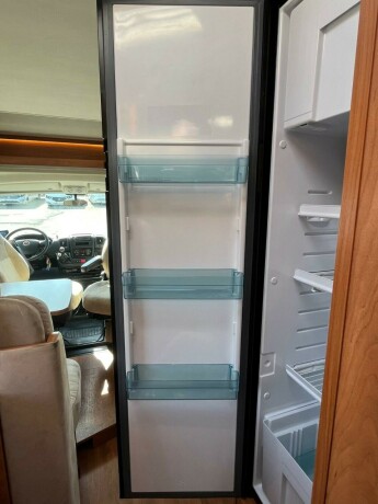 dethleffs-trend-t7057-queensbed-senkeseng-truma-6eh-gulvvarme-stort-kj248leskap-diesel-2016-big-46