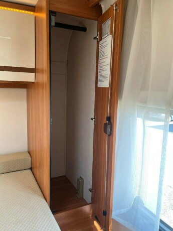 dethleffs-trend-t7057-queensbed-senkeseng-truma-6eh-gulvvarme-stort-kj248leskap-diesel-2016-big-72