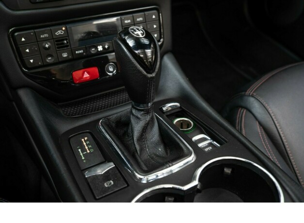 maserati-granturismo-bensin-2012-big-27