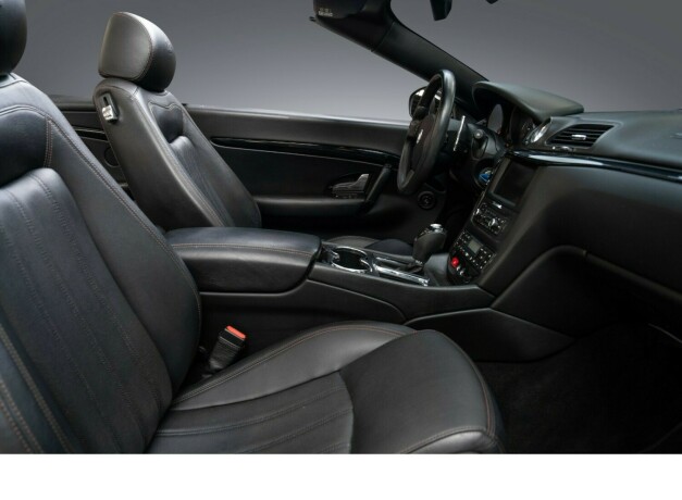 maserati-granturismo-bensin-2012-big-17