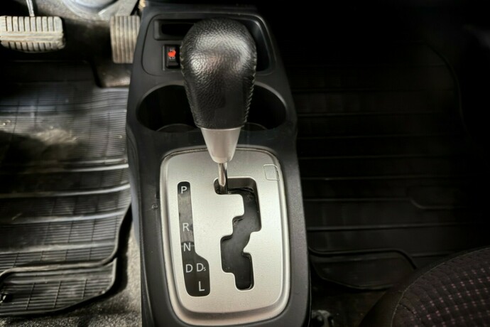 mitsubishi-space-star-bensin-2013-big-9