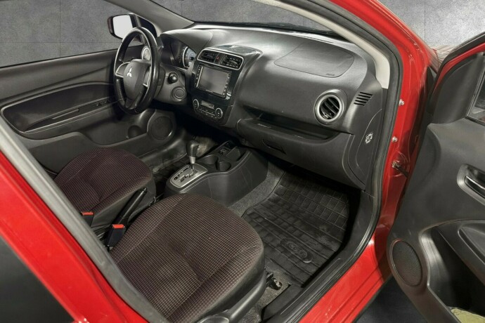 mitsubishi-space-star-bensin-2013-big-15