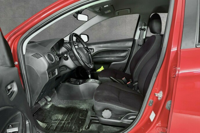 mitsubishi-space-star-bensin-2013-big-1