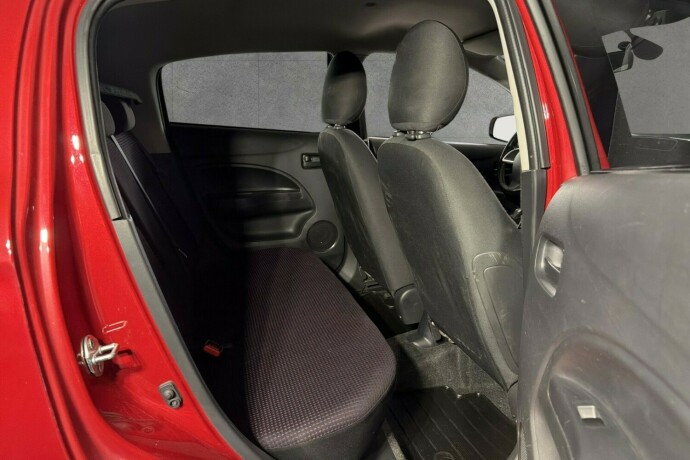 mitsubishi-space-star-bensin-2013-big-2