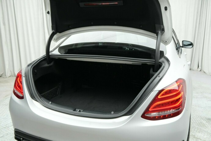 mercedes-benz-c63-bensin-2016-big-48