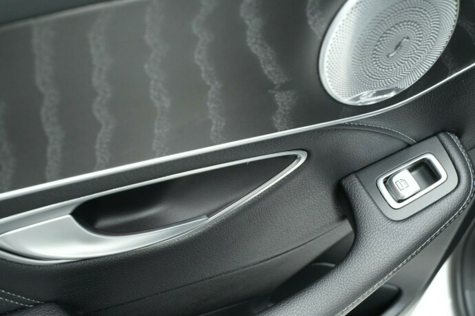 mercedes-benz-c63-bensin-2016-big-43
