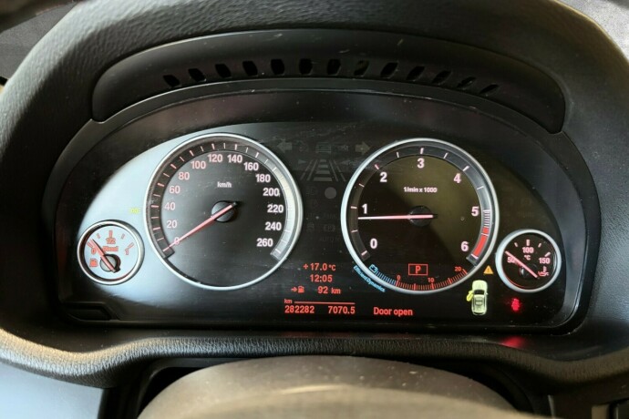 bmw-x3-diesel-2012-big-24