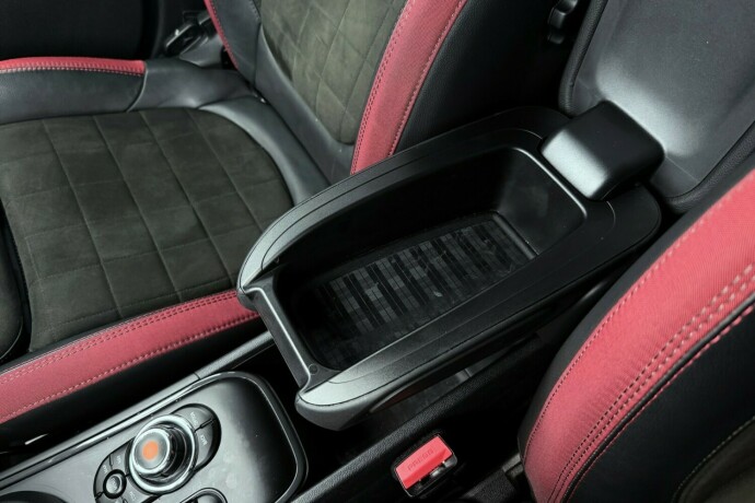 mini-countryman-elektrisitetbensin-2019-big-20