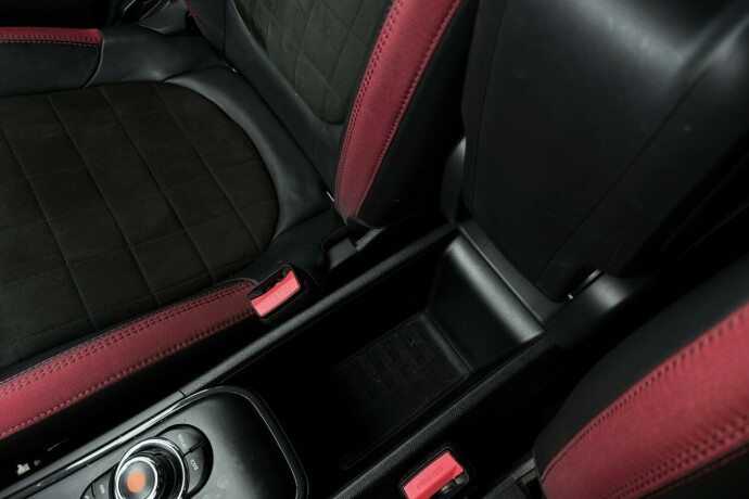 mini-countryman-elektrisitetbensin-2019-big-26