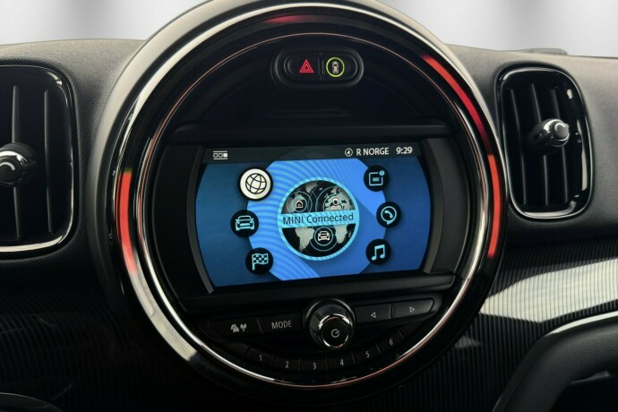 mini-countryman-elektrisitetbensin-2019-big-19