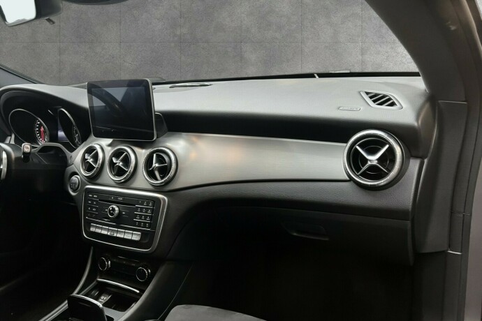 mercedes-benz-cla-bensin-2018-big-22