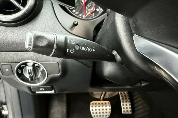 mercedes-benz-cla-bensin-2018-big-30