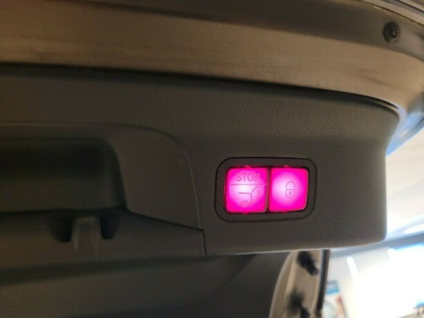 mercedes-benz-glc-plug-in-petrol-2018-big-25