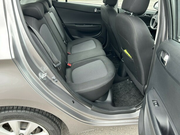 hyundai-i20-bensin-2013-big-9
