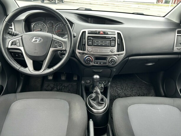 hyundai-i20-bensin-2013-big-12