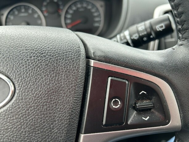 hyundai-i20-bensin-2013-big-18